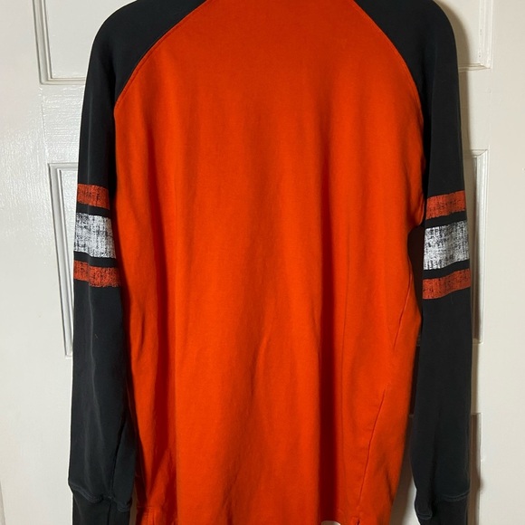 NHL Flyers Orange and Black Long Sleeve Shirt - Picture 3 of 4